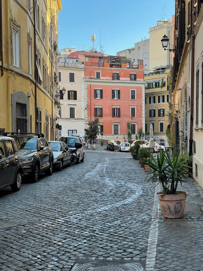 Small Mezzanine Apartment Colosseo Rom Exterior foto